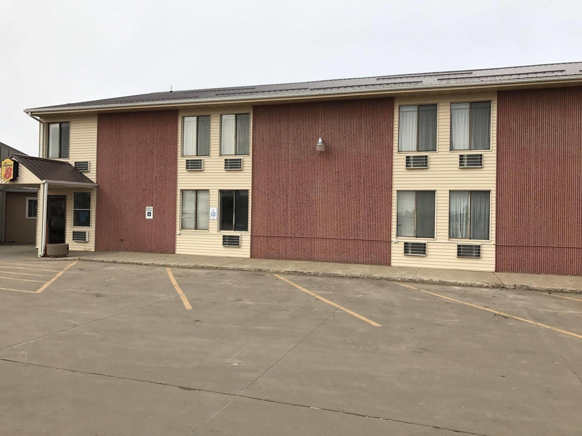 Hotel Super 8 By Wyndham Redfield Exterior foto